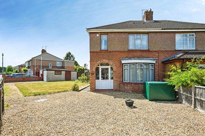3 Bedroom Semi-Detached House For Sale In Kent Road, King's Lynn, PE30