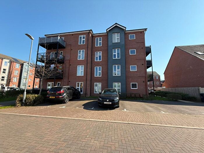 2 Bedroom Apartment For Sale In Tilling Green, Dunstable, LU5