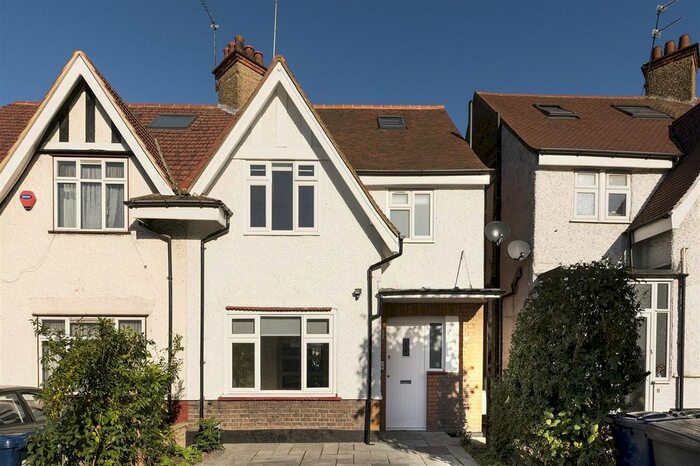 5 Bedroom Semi-Detached House To Rent In Montpelier Rise, London, NW11