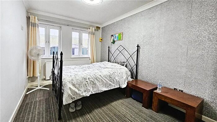 3 Bedroom Flat To Rent In Stanwell, Staines, TW19