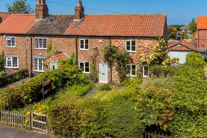 4 Bedroom End Of Terrace House For Sale In Main Street, Bilbrough, York, YO23