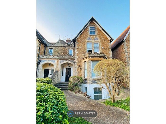 1 Bedroom Flat To Rent In Epsom Road, Surrey, GU1