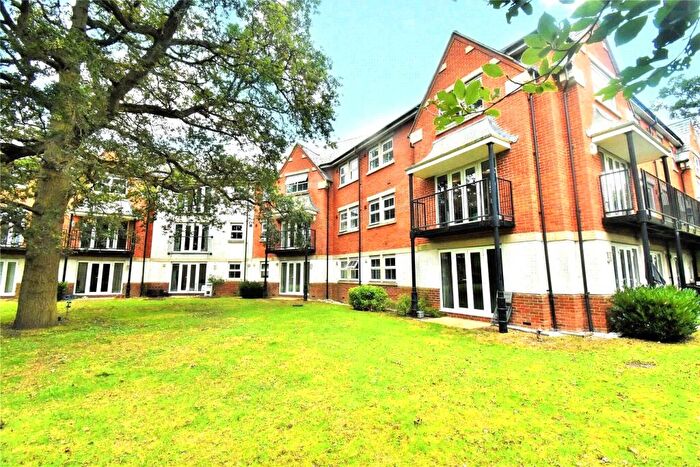 2 Bedroom Apartment To Rent In Rossby, Shinfield, Berkshire, RG2
