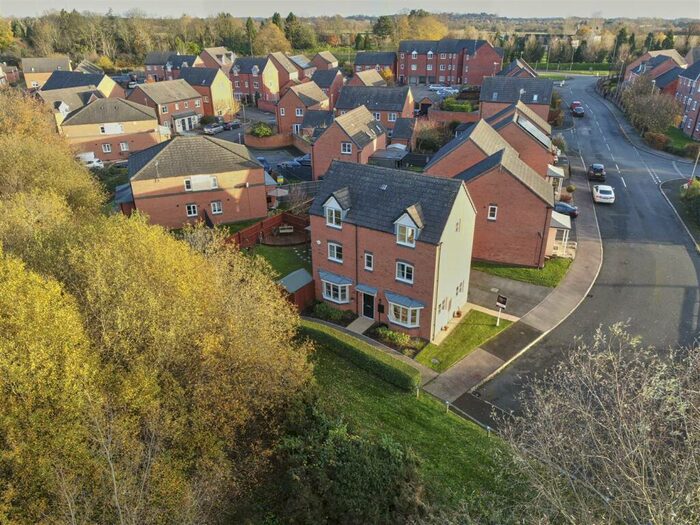 4 Bedroom Detached House For Sale In Isis Way, Hilton, Derby, DE65