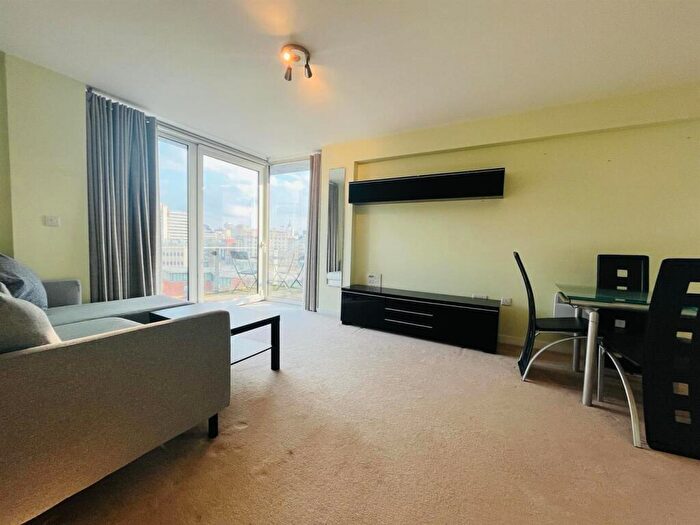 2 Bedroom Apartment To Rent In Spectrum, Block, Blackfriars Road, Salford, M3