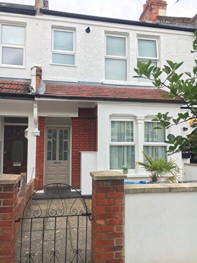 2 Bedroom Flat To Rent In Birkbeck Road, London, SW19