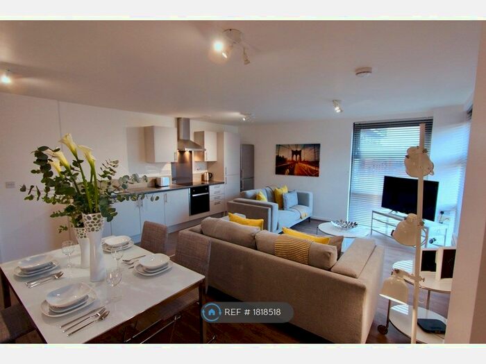 2 Bedroom Flat To Rent In Blantyre Street, Manchester, M15