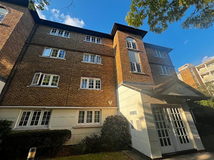 2 Bedroom Flat To Rent In Parkside, Wimbledon, London, SW19