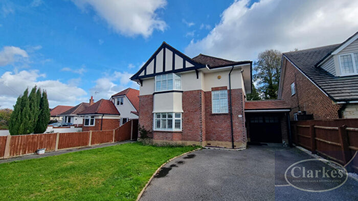 3 Bedroom Detached House For Sale In Avebury Avenue, Bournemouth, BH10