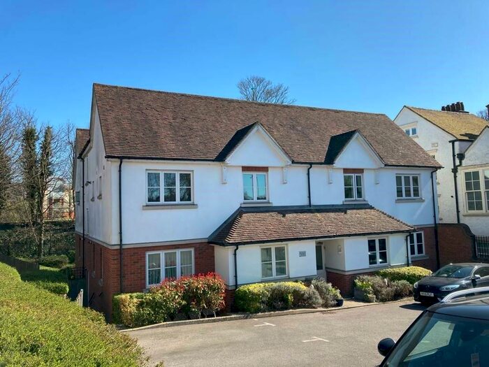 1 Bedroom Apartment To Rent In Frenches Road, Redhill, RH1