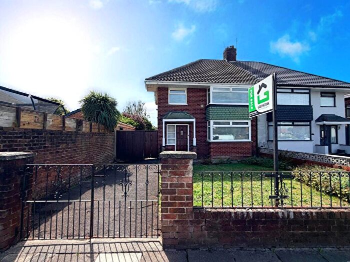 3 Bedroom Semi Detached House For Sale In Leeside Close, Southdene, L32