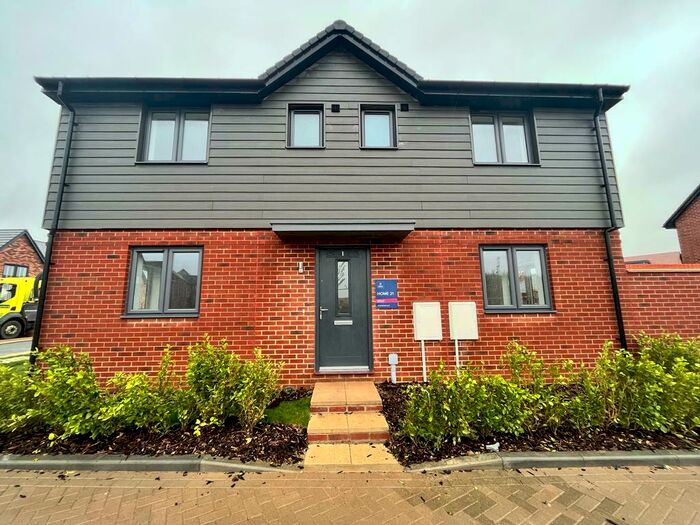 4 Bedroom Detached House To Rent In Adal Close, Whitehouse, Milton Keynes, MK8