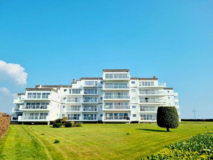 2 Bedroom Flat To Rent In Royal Parade, Eastbourne, BN22