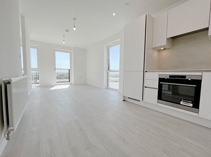 1 Bedroom Flat To Rent In Forastero House, Hayes, UB3