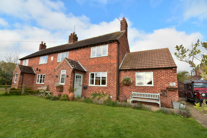 3 Bedroom Cottage For Sale In Dalton On Tees, Darlington, DL2