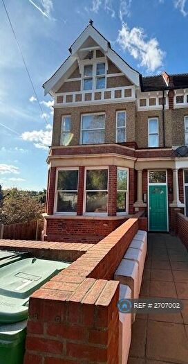 1 Bedroom Flat To Rent In Maidstone Road, Kent, ME4