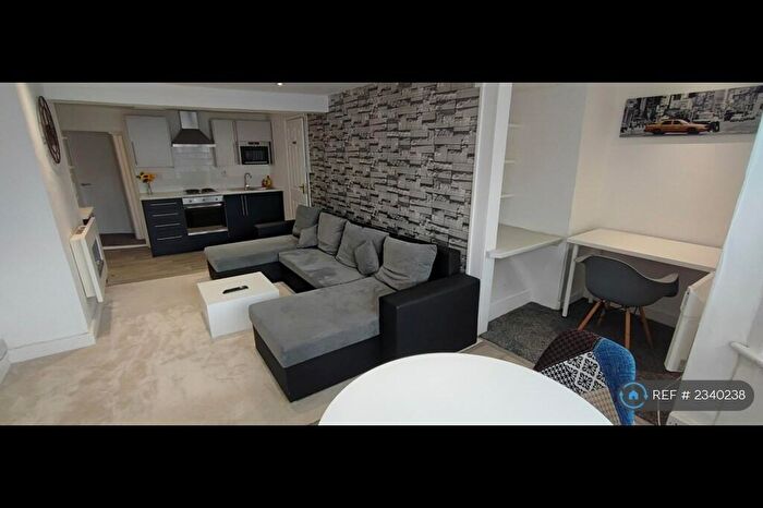 1 Bedroom Flat To Rent In Market Hill, Southam, CV47