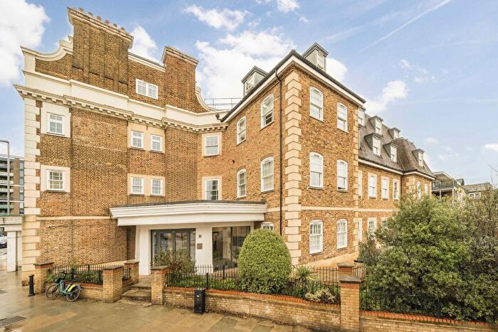 1 Bedroom Flat For Sale In Kew Bridge Road, Chiswick, TW8