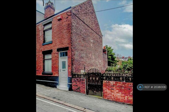 4 Bedroom End Of Terrace House To Rent In Wheldrake Road, Sheffield, S5