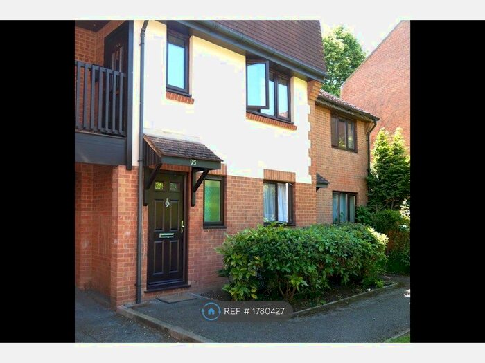 Studio To Rent In Victoria Street, Slough, SL1