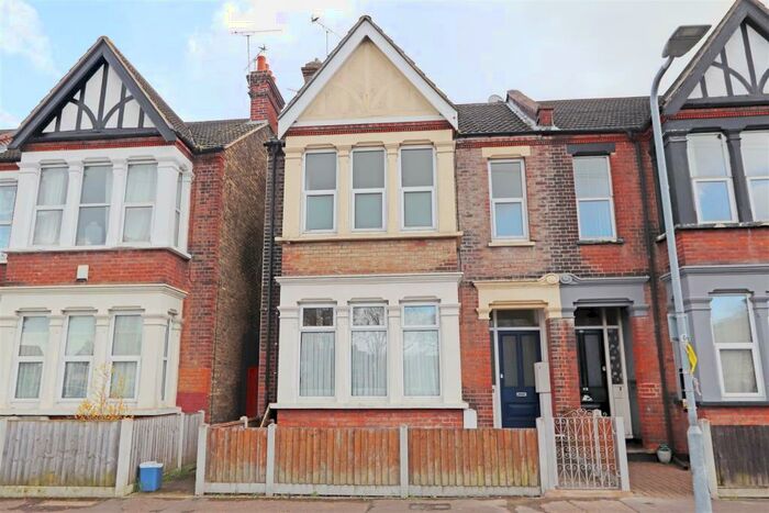 2 Bedroom Flat To Rent In Whitegate Road, Southend On Sea, SS1