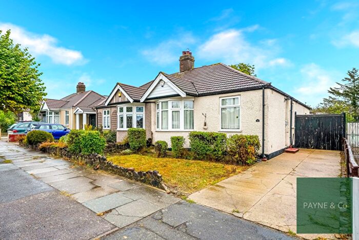 2 Bedroom Semi-Detached Bungalow For Sale In Lime Grove, Hainault, Ilford, IG6