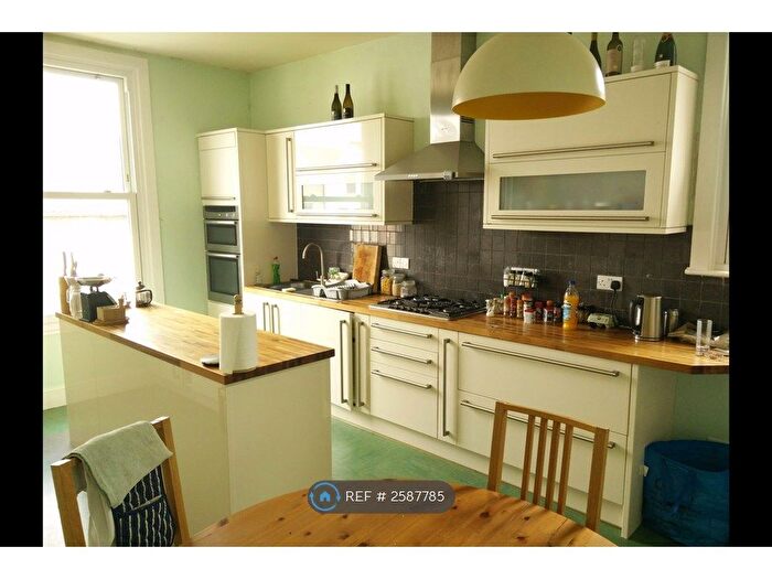 2 Bedroom Flat To Rent In Seymour Avenue, Bristol, BS7