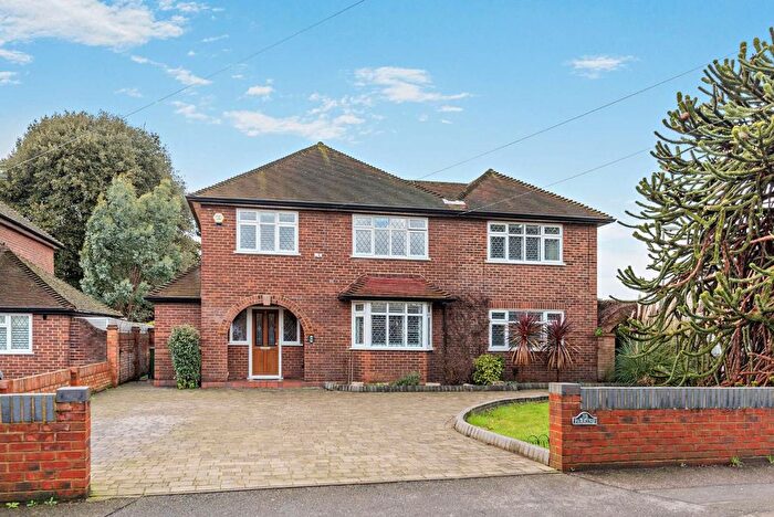 4 Bedroom Detached House For Sale In Clockhouse Lane, Ashford, TW15