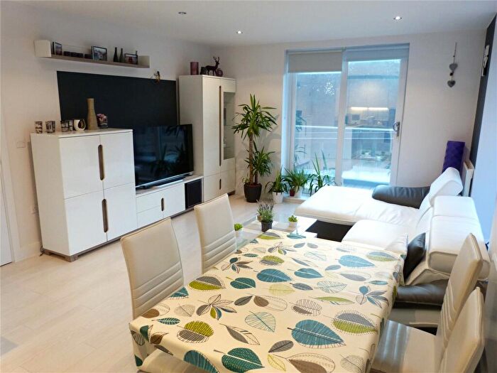 2 Bedroom Apartment To Rent In Cygnet House, Drake Way, Reading, Berkshire, RG2