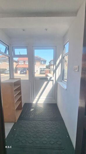 3 Bedroom Semi-detached House To Rent In Hayes, UB4
