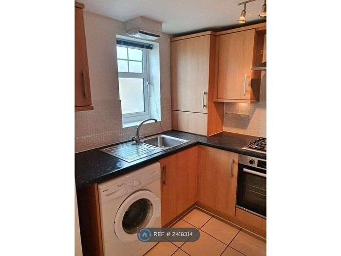 1 Bedroom Flat To Rent In Cobbett Road, Southampton, SO18