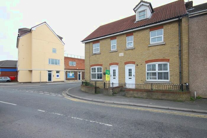 3 Bedroom Property To Rent In Railway Road, Sheerness, ME12