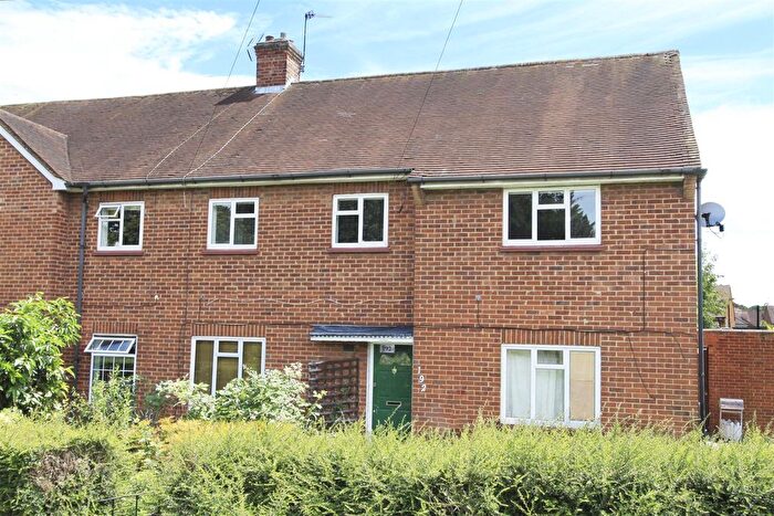 2 Bedroom Maisonette For Sale In Long Lane, Hillingdon, UB10
