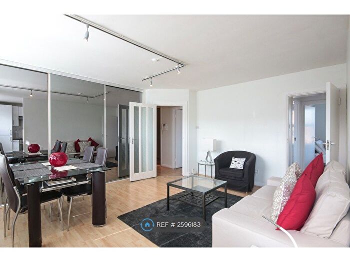 2 Bedroom Flat To Rent In Townsend House, London, W1D