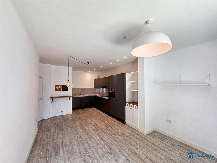 2 Bedroom Flat To Rent In Thunderer Street, London, E13