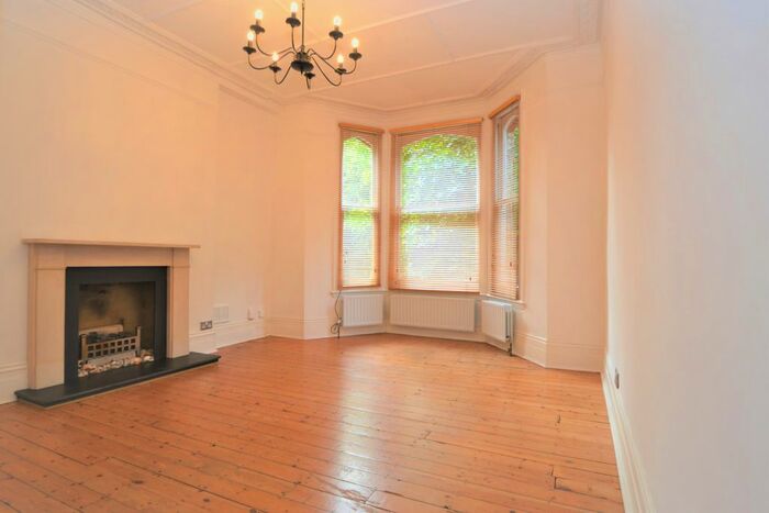 1 Bedroom Flat To Rent In Maple Road, Surbiton, KT6