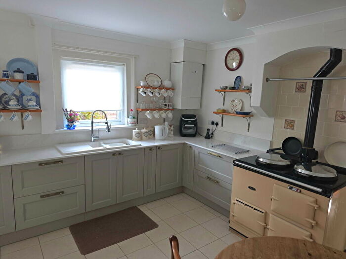 4 Bedroom Semi-Detached House For Sale In The Avenue, Totland Bay, PO39