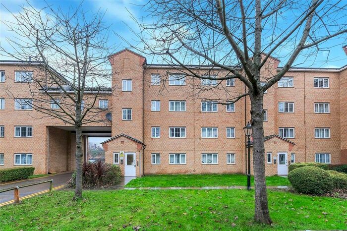1 Bedroom Flat To Rent In Kidman Close, Gidea Park, Romford, RM2