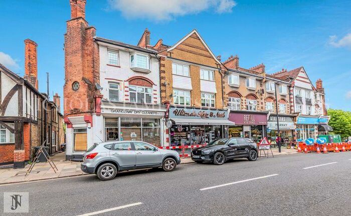 2 Bedroom Flat To Rent In The Grangeway, Grange Park, London, N21