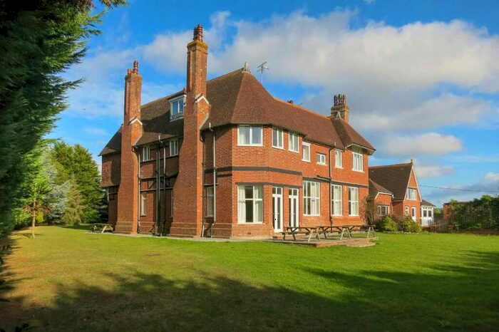 14 Bedroom Detached House For Sale In London Road, EX5