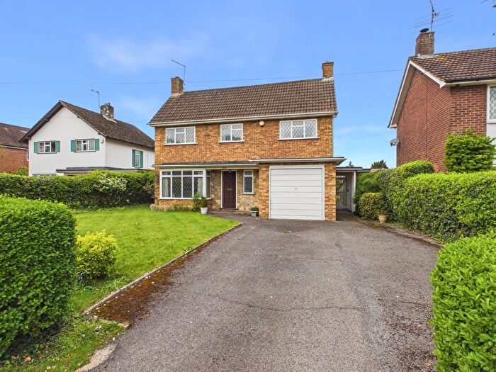 3 Bedroom Detached House For Sale In Cherry Tree Road, Beaconsfield, Buckinghamshire, HP9