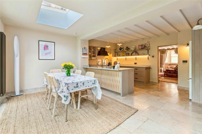 4 Bedroom Semi-Detached House To Rent In Charlwood Road, London, SW15