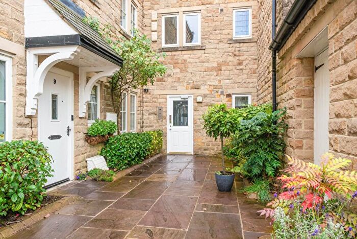 2 Bedroom Flat For Sale In Micklethwaite Steps, Wetherby, West Yorkshire, LS22