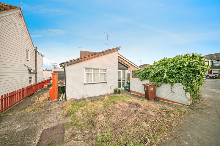 2 Bedroom Detached House For Sale In Turner Road, Colchester, Essex, CO4