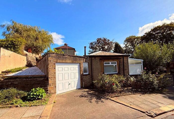 2 Bedroom Cottage For Sale In Rochdale Road, Halifax, HX2