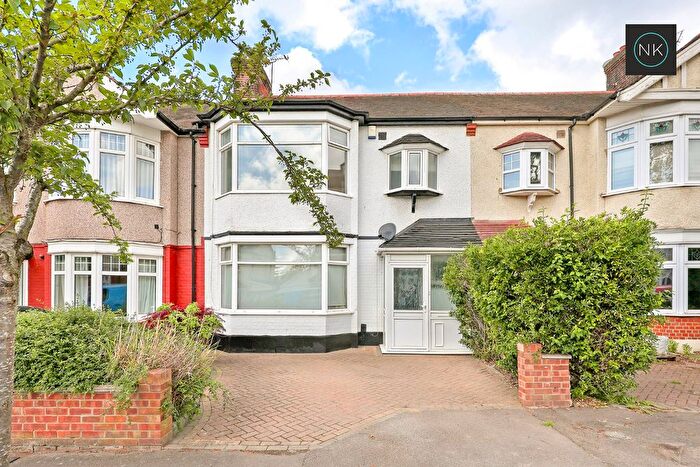 3 Bedroom Terraced House For Sale In Bushey Avenue, South Woodford, London, E18