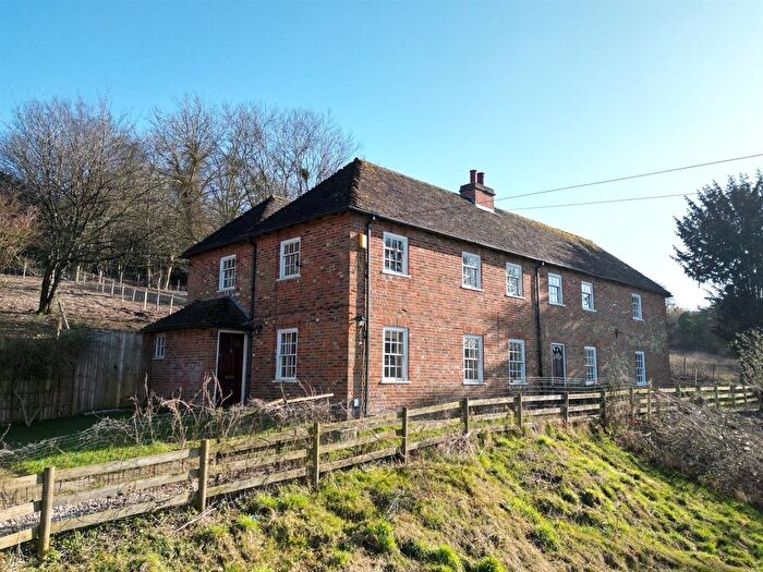 3 Bedroom Semi-Detached House For Sale In Wormshill, Sittingbourne, ME9