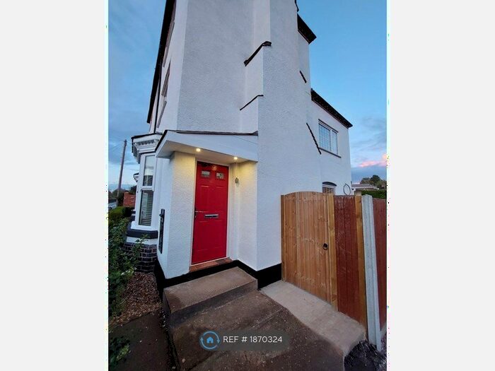 2 Bedroom Maisonette To Rent In Main Road, Ombersley, Droitwich, WR9
