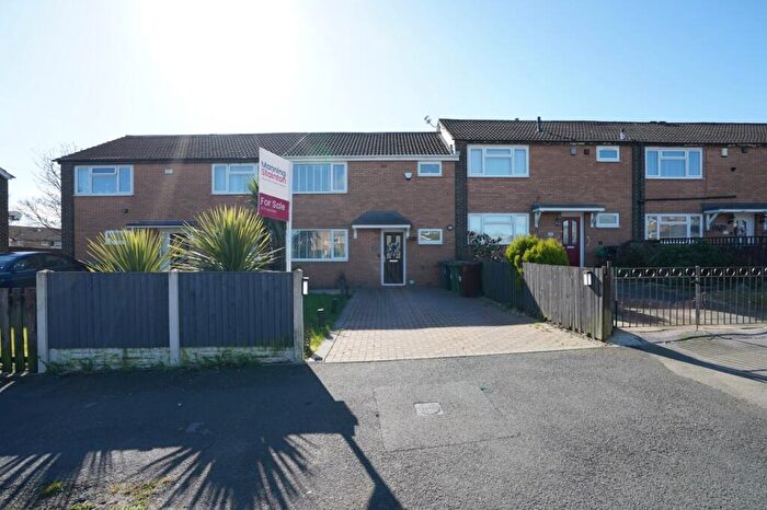 3 Bedroom Terraced House For Sale In Naburn Approach, Leeds, LS14
