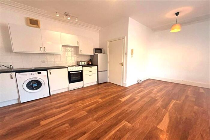 1 Bedroom Apartment To Rent In Station Road, Chingford, E4